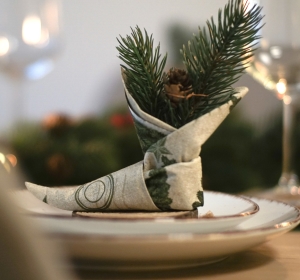 Weihnachtliche Tischdeko Servietten weihnachtlich falten mit Duni