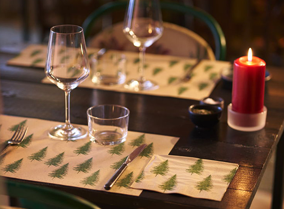 Brown kraft festive napkins and placemats on a restaurant table