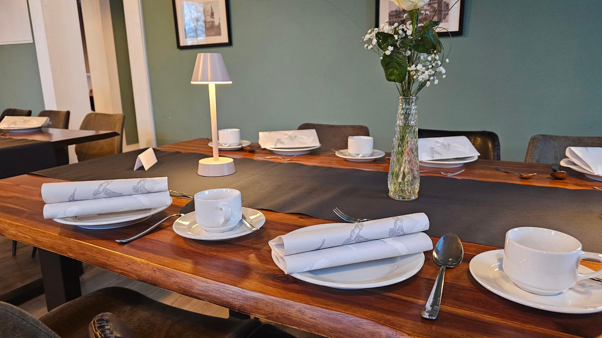 Trauerfeier-Tischdeko-header Trauerfeier-Tischdeko-header